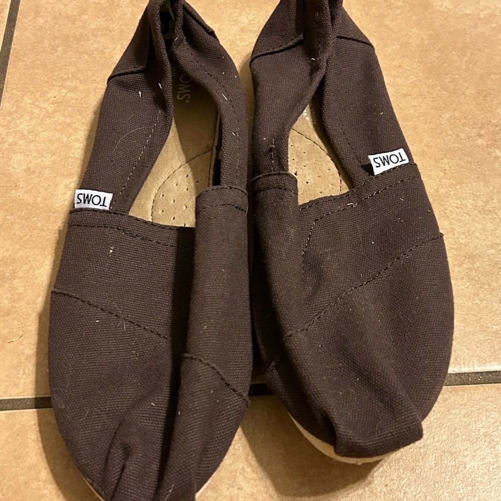 Brown women’s 9toms.